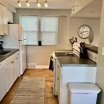 Davenport Dwellings-Two Bedroom Close To Unmc