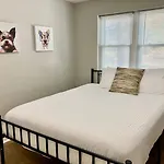 Davenport Dwellings-Two Bedroom Close To Unmc