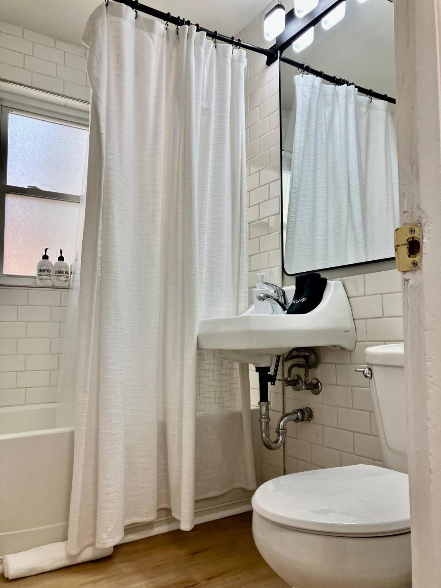 Davenport Dwellings-two Bedroom Close To Unmc Apartamento Omaha
